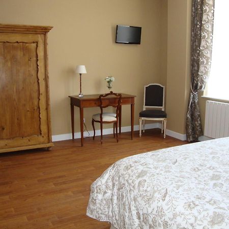La Cour Des Carmes Bed & Breakfast Arras Room photo